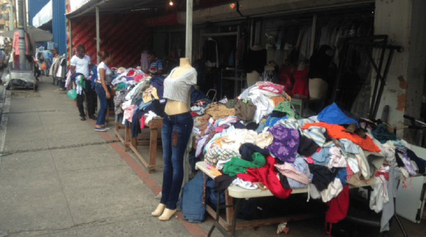 El explosivo negocio de la ropa usada en Centroamérica