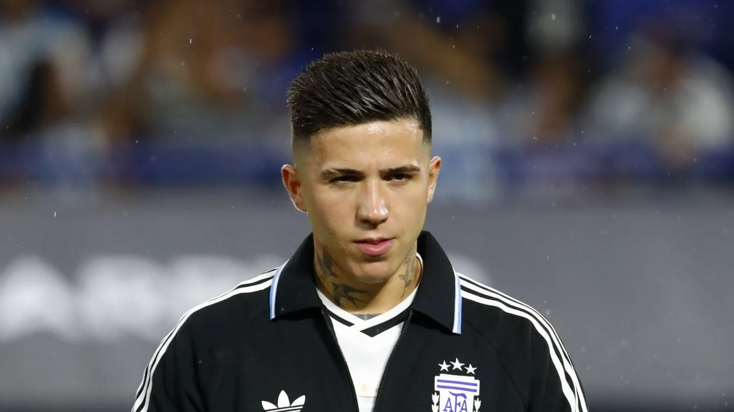 Enzo Fernández queda fuera dos juegos por “cruzar una línea” en Chelsea